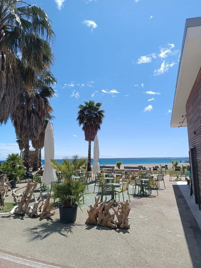 Lamberti Beach Apartment - 150 M From The Sea - Just Renewed - Wifi Σαβόνα Εξωτερικό φωτογραφία