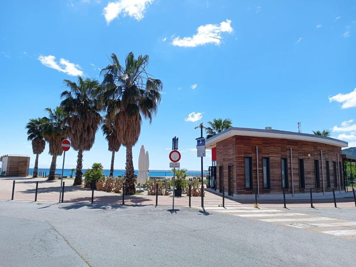 Lamberti Beach Apartment - 150 M From The Sea - Just Renewed - Wifi Σαβόνα Εξωτερικό φωτογραφία